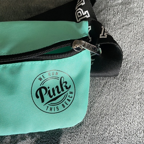 Pink Fanny pack - Picture 3 of 3